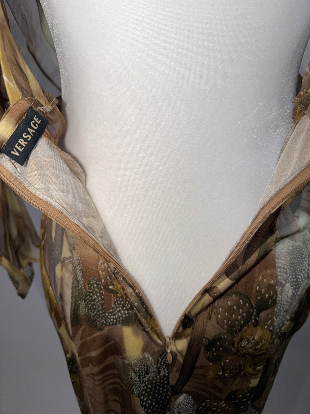 VERSACE VINTAGE SPRING/SUMMER 2006 CACTUS PRINT SILK CHIFFON DRESS - Picture 14 of 17